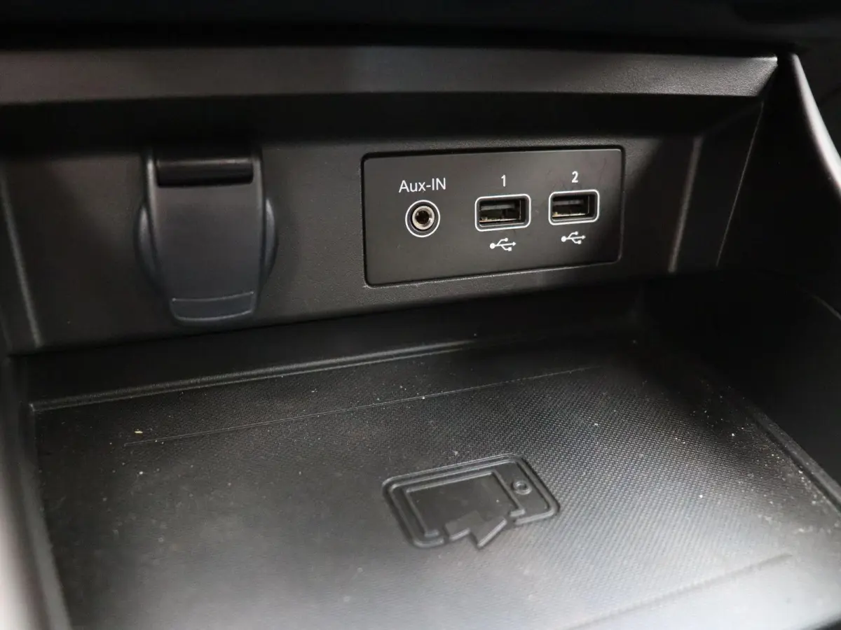 E-Tech full hybrid 145pk techno | 1e Eigenaar | ABD Dealeronderhouden | Trekhaak | Achteruitrijcamera | Pack look | Apple Carplay/Android Auto |