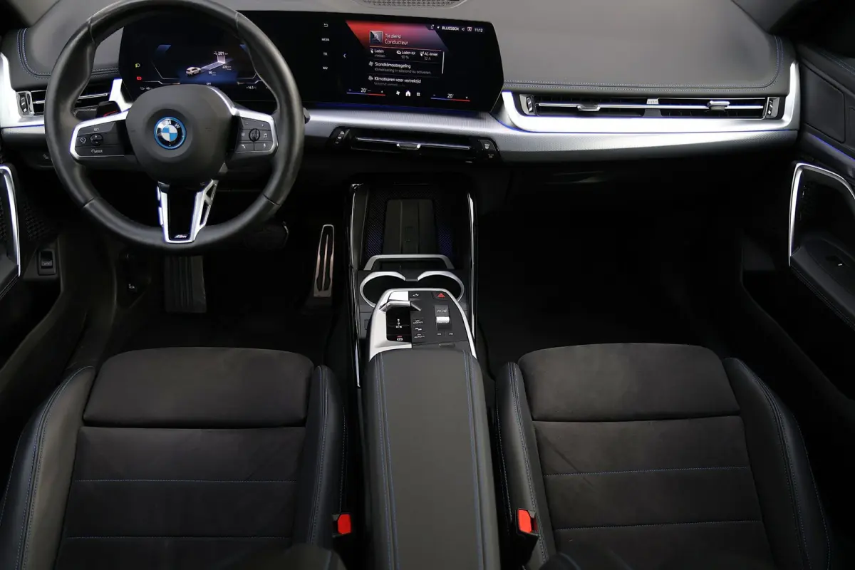 EDRIVE20 BMW IX1 EDRIVE20 M sport elekt stoelen 360 camera acc