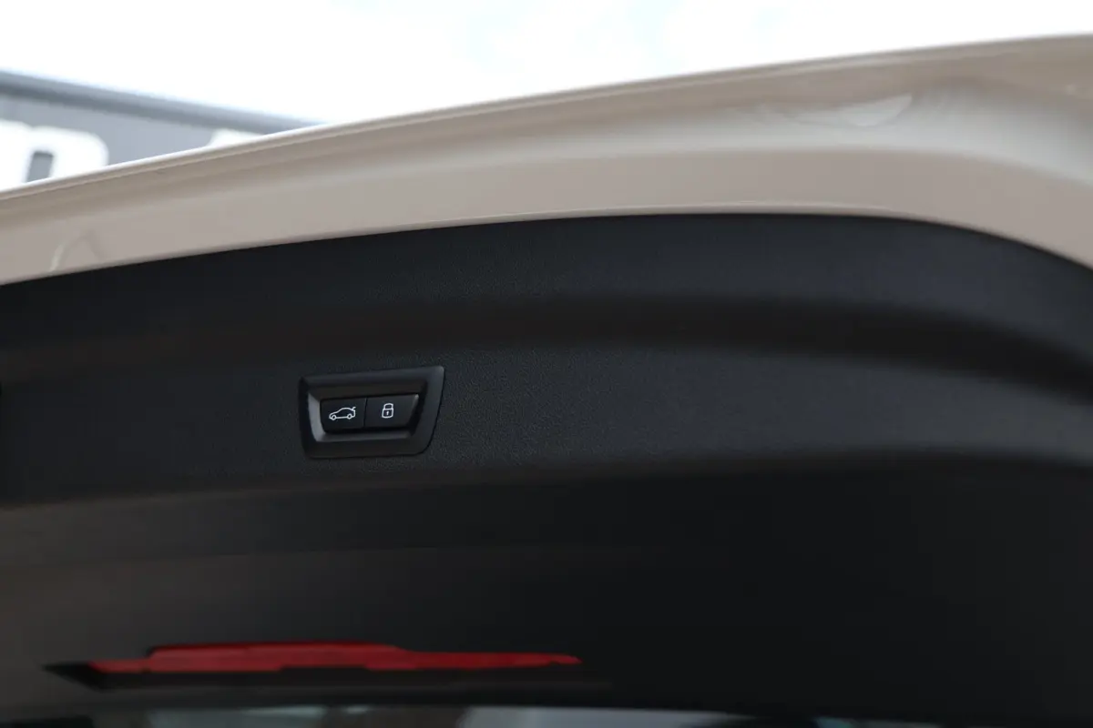 EDRIVE20 BMW IX1 EDRIVE20 M sport elekt stoelen 360 camera acc