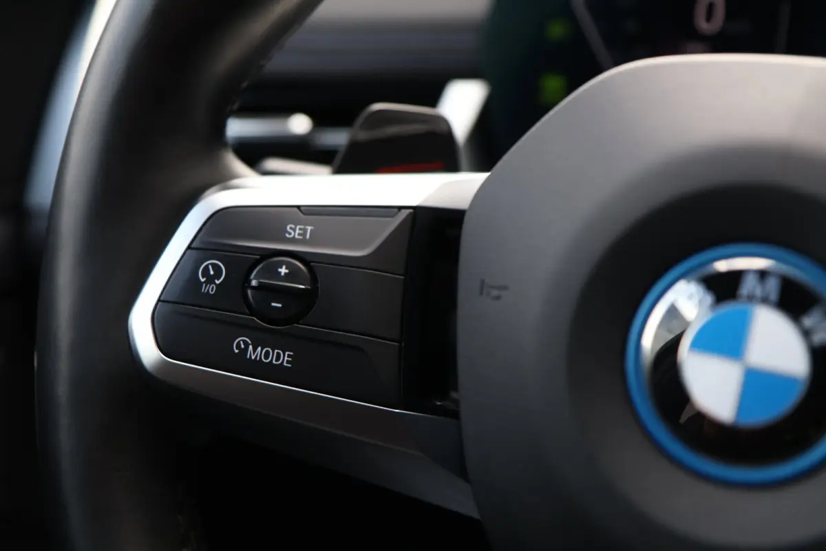 EDRIVE20 BMW IX1 EDRIVE20 M sport elekt stoelen 360 camera acc