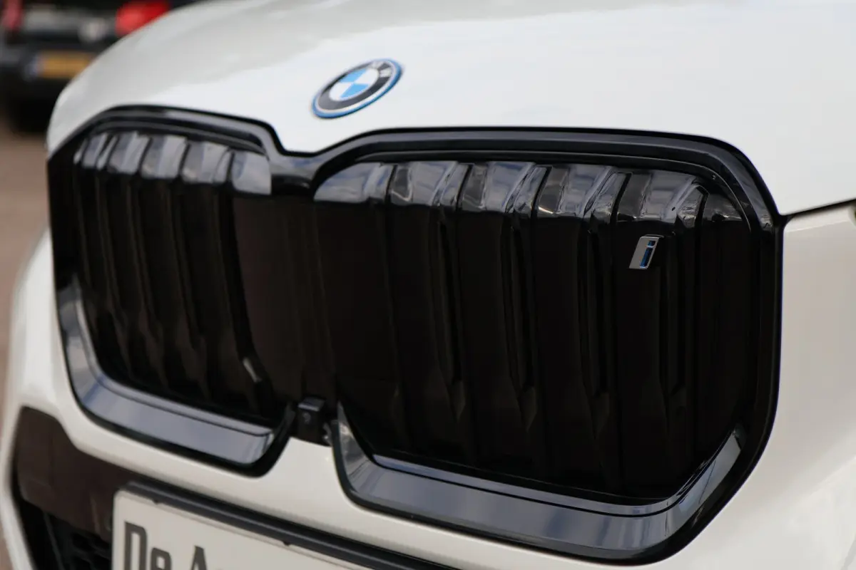 EDRIVE20 BMW IX1 EDRIVE20 M sport elekt stoelen 360 camera acc