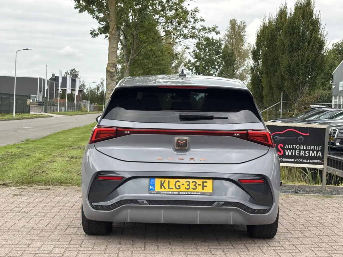 Business 62 kWh SOH 96,4 % stoelverwarming
