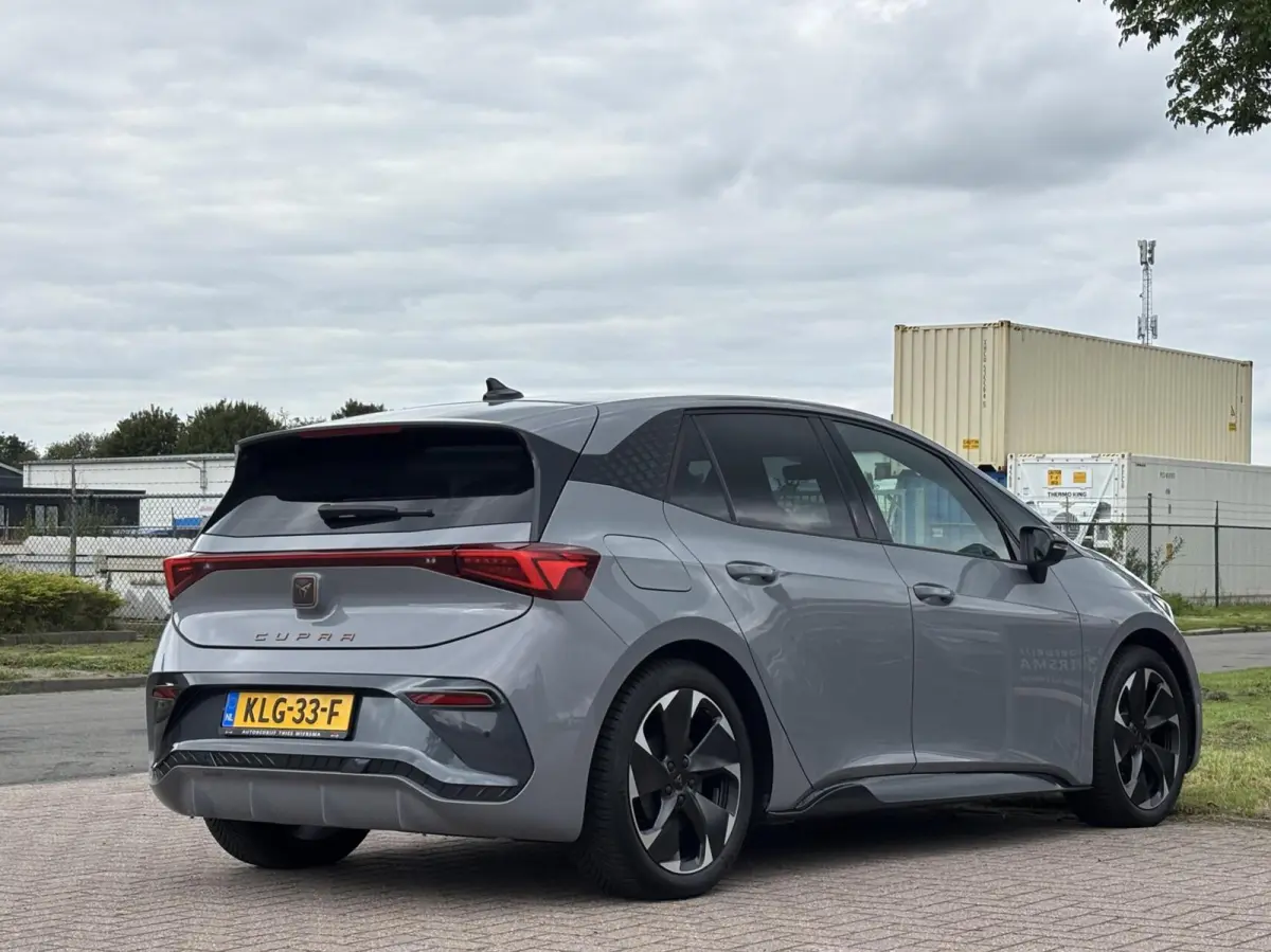 Business 62 kWh SOH 96,4 % stoelverwarming