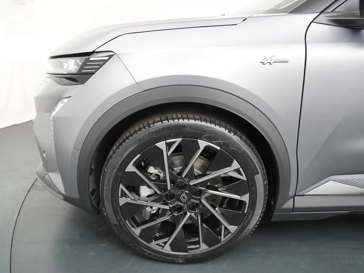 esprit Alpine 220 pk long range | pack advanced driving assist & augmented vision | pack light & sound |
