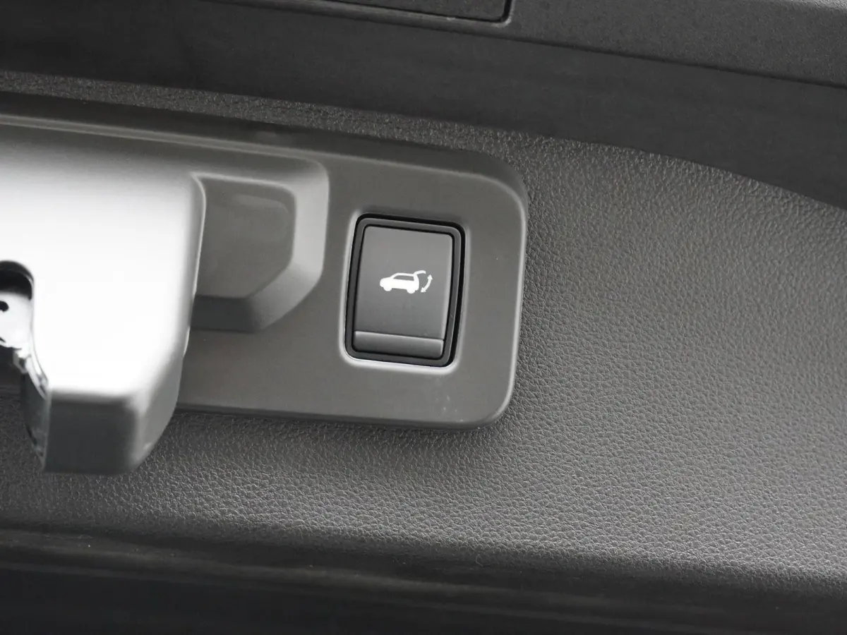 esprit Alpine 220 pk long range | pack advanced driving assist & augmented vision | pack light & sound |