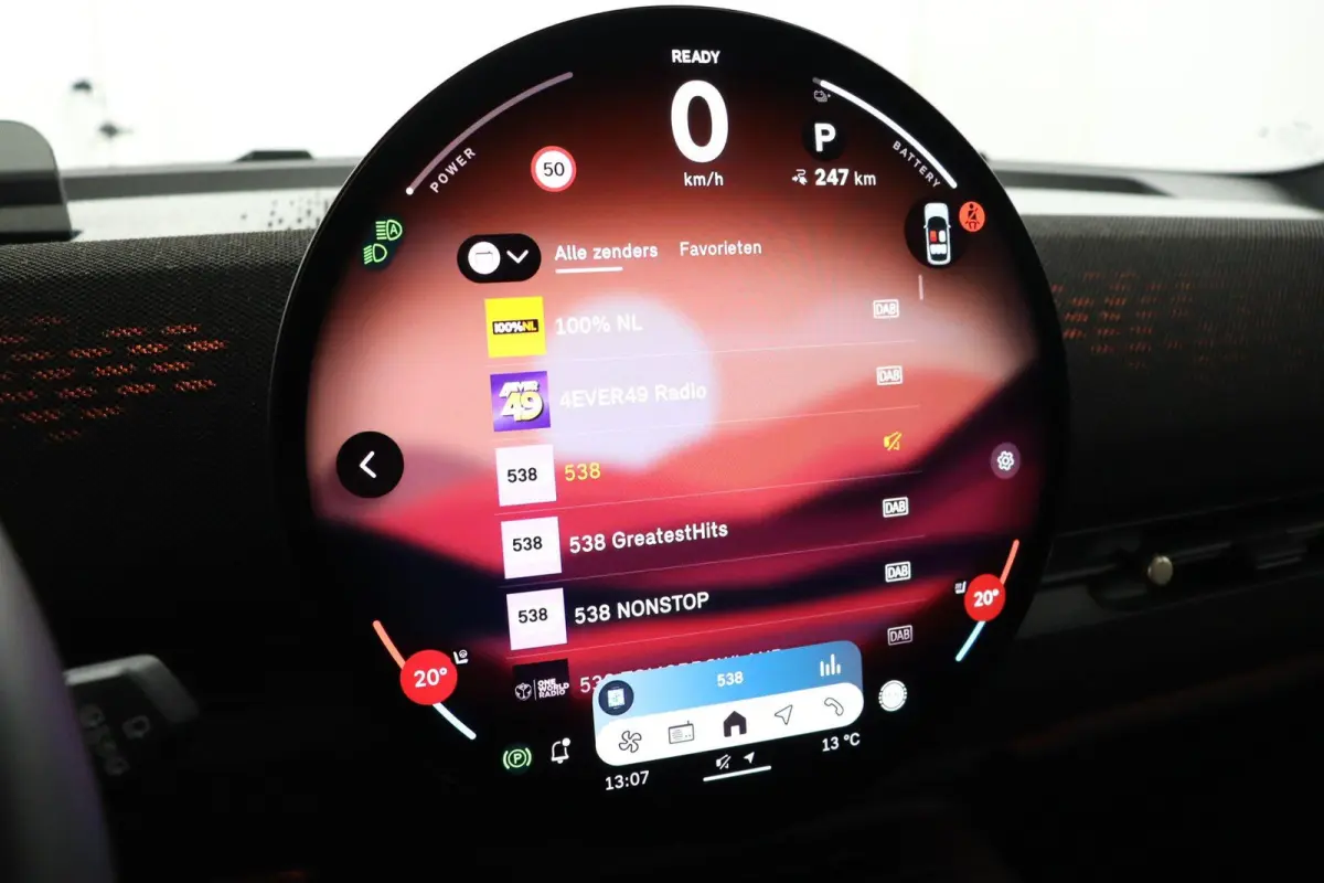 E JCW | SOH 100% | JCW Uitvoering | Pakket M | Stuurwielrandverwarming | Panoramadak | Head-Up Display | Harman Kardon