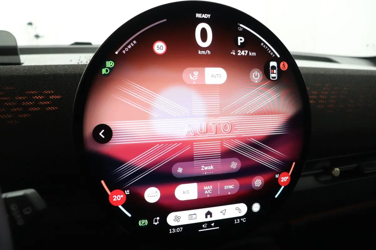 E JCW | SOH 100% | JCW Uitvoering | Pakket M | Stuurwielrandverwarming | Panoramadak | Head-Up Display | Harman Kardon