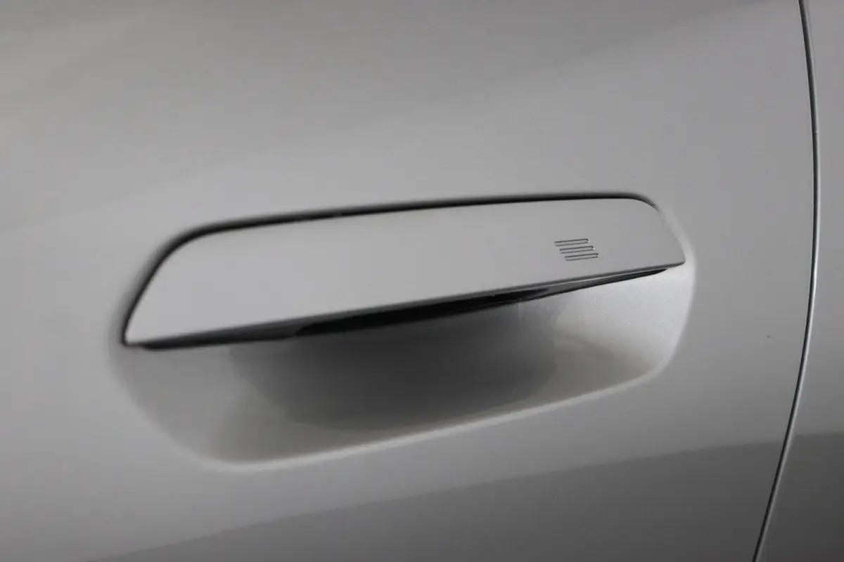 E JCW | SOH 100% | JCW Uitvoering | Pakket M | Stuurwielrandverwarming | Panoramadak | Head-Up Display | Harman Kardon