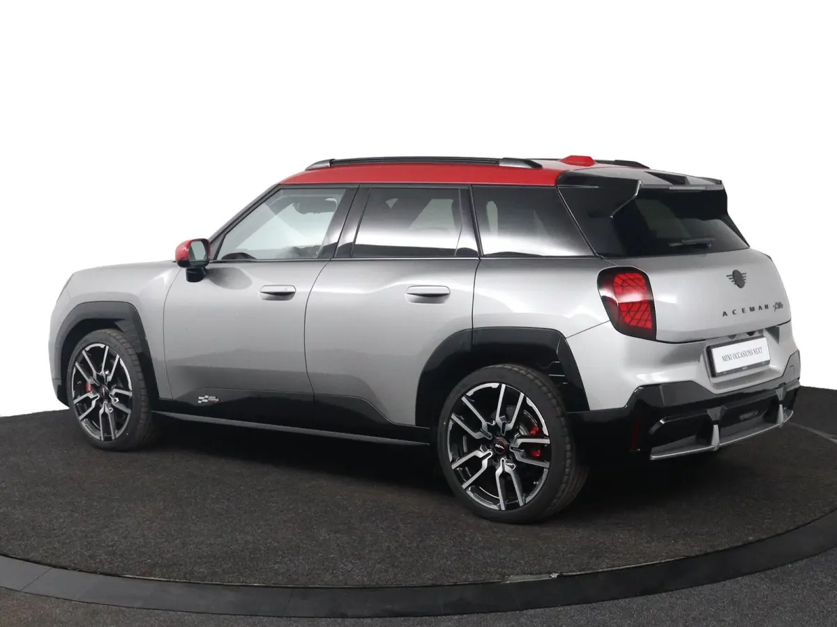 E JCW | SOH 100% | JCW Uitvoering | Pakket M | Stuurwielrandverwarming | Panoramadak | Head-Up Display | Harman Kardon