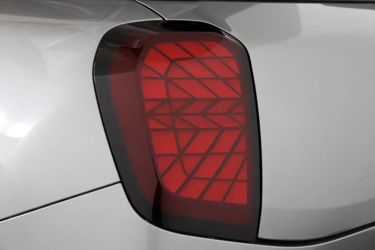 E JCW | SOH 100% | JCW Uitvoering | Pakket M | Stuurwielrandverwarming | Panoramadak | Head-Up Display | Harman Kardon
