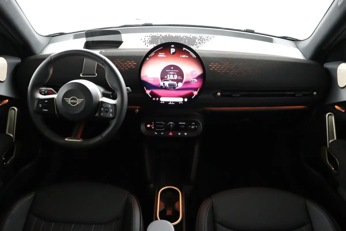 E JCW | SOH 100% | JCW Uitvoering | Pakket M | Stuurwielrandverwarming | Panoramadak | Head-Up Display | Harman Kardon