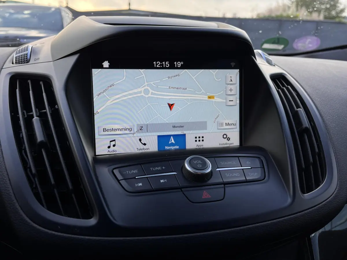 1.5 EcoBoost ST Line 120PK DISTRIBUTIERIEM IS VERVANGEN!!! Afn. Trekhaak Camera Cruise Navi Carplay Stoel/Voorruit Verwarming Elek. Achterklep 1800kg Trekgewicht *Dealer Onderhouden*