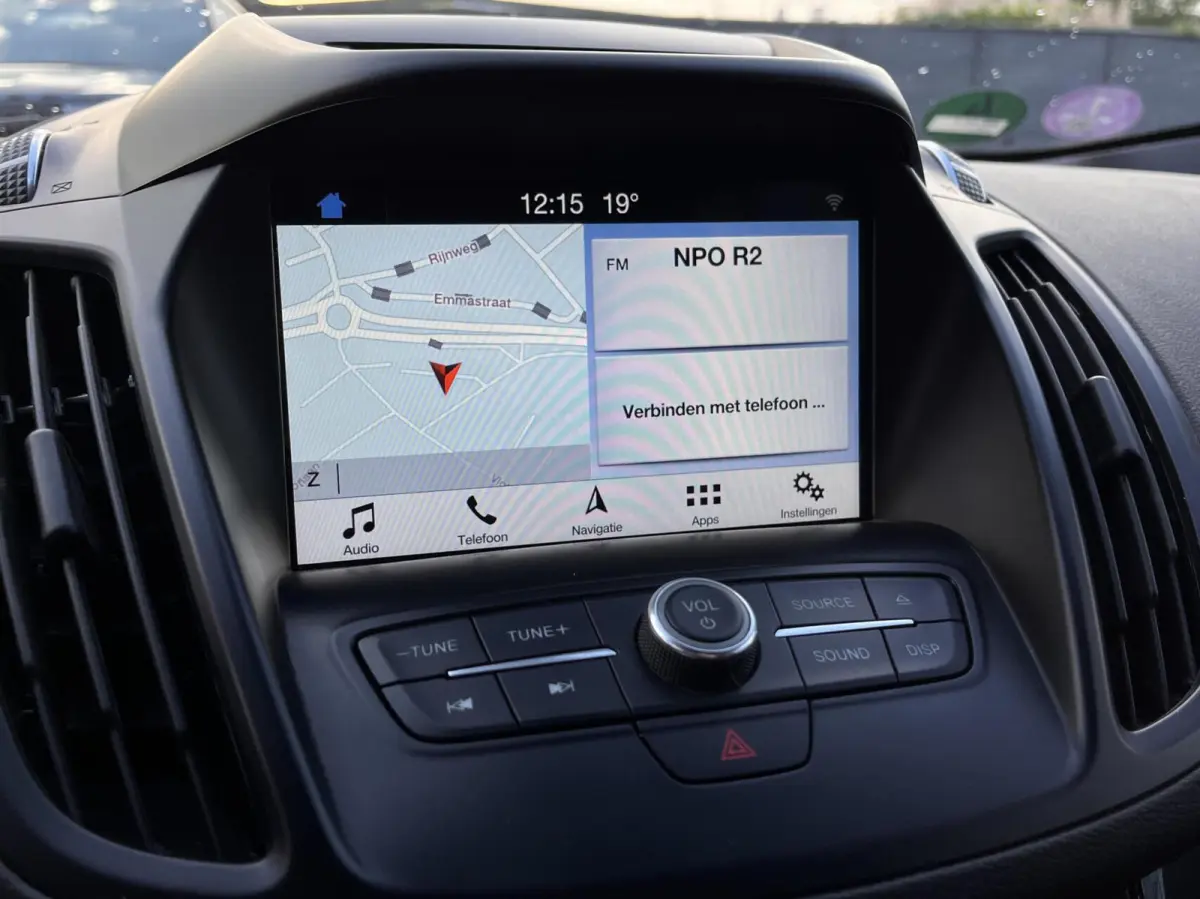 1.5 EcoBoost ST Line 120PK DISTRIBUTIERIEM IS VERVANGEN!!! Afn. Trekhaak Camera Cruise Navi Carplay Stoel/Voorruit Verwarming Elek. Achterklep 1800kg Trekgewicht *Dealer Onderhouden*