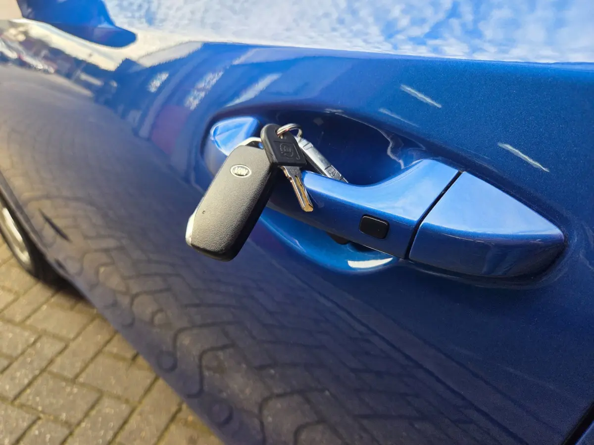 1.0 T-GDi DynamicPlusLine Parkeersensoren a./ Navigatie/ Camera/ Trekhaak/ Stoelverwarming/ Rijklaarprijs!