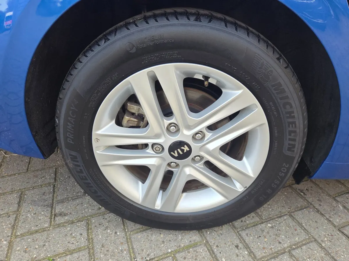 1.0 T-GDi DynamicPlusLine Parkeersensoren a./ Navigatie/ Camera/ Trekhaak/ Stoelverwarming/ Rijklaarprijs!