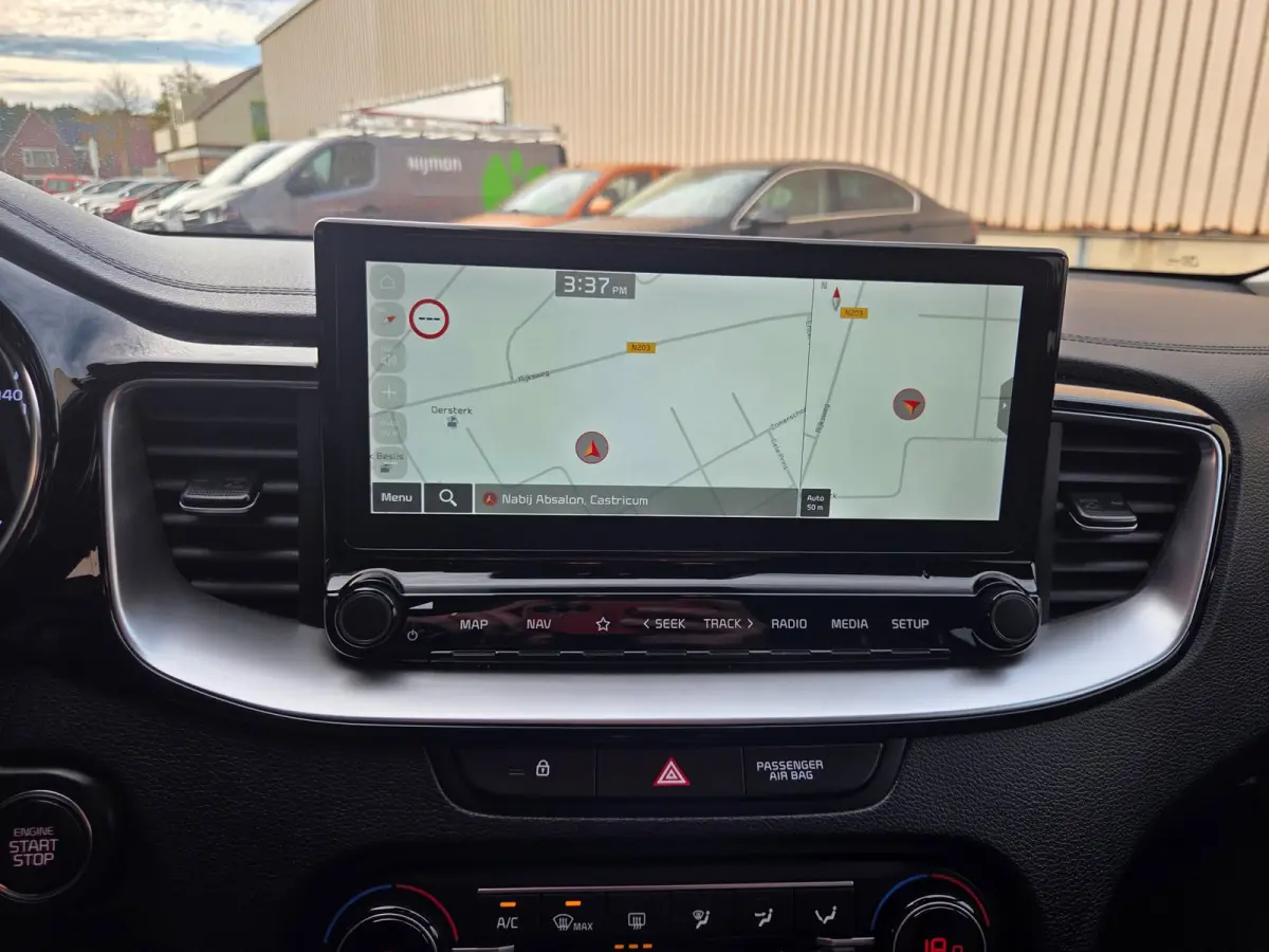 1.0 T-GDi DynamicPlusLine Parkeersensoren a./ Navigatie/ Camera/ Trekhaak/ Stoelverwarming/ Rijklaarprijs!