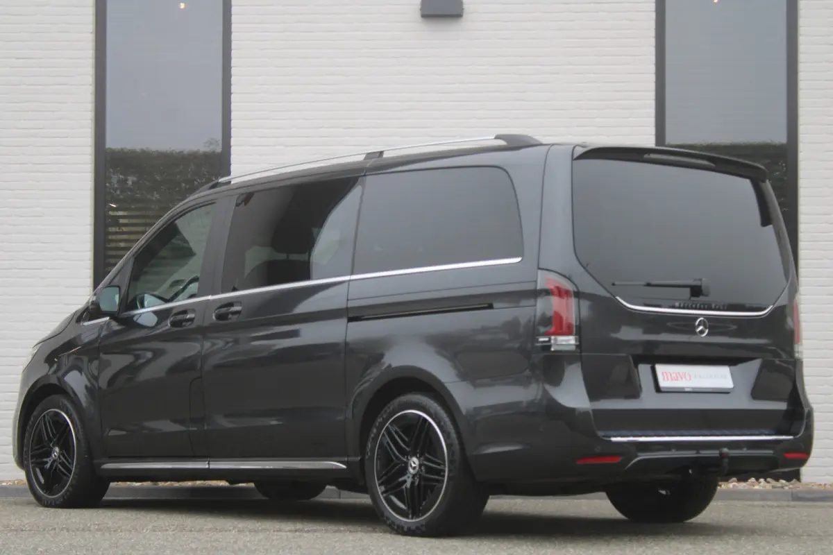 300d / AMG / DC / Exclusive / 4-Matic / Luchtv / Elec Stoel / Burmester / Vol Opties / NIEUWSTAAT