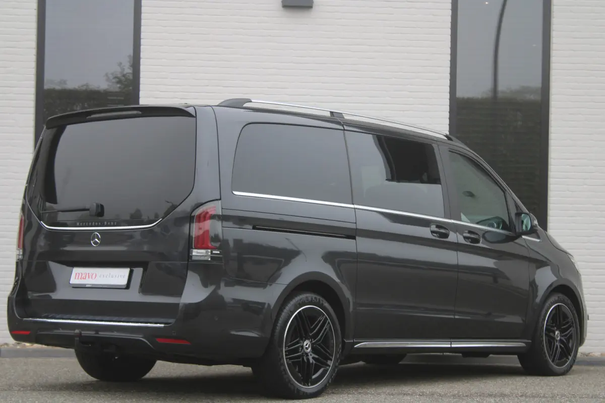 300d / AMG / DC / Exclusive / 4-Matic / Luchtv / Elec Stoel / Burmester / Vol Opties / NIEUWSTAAT