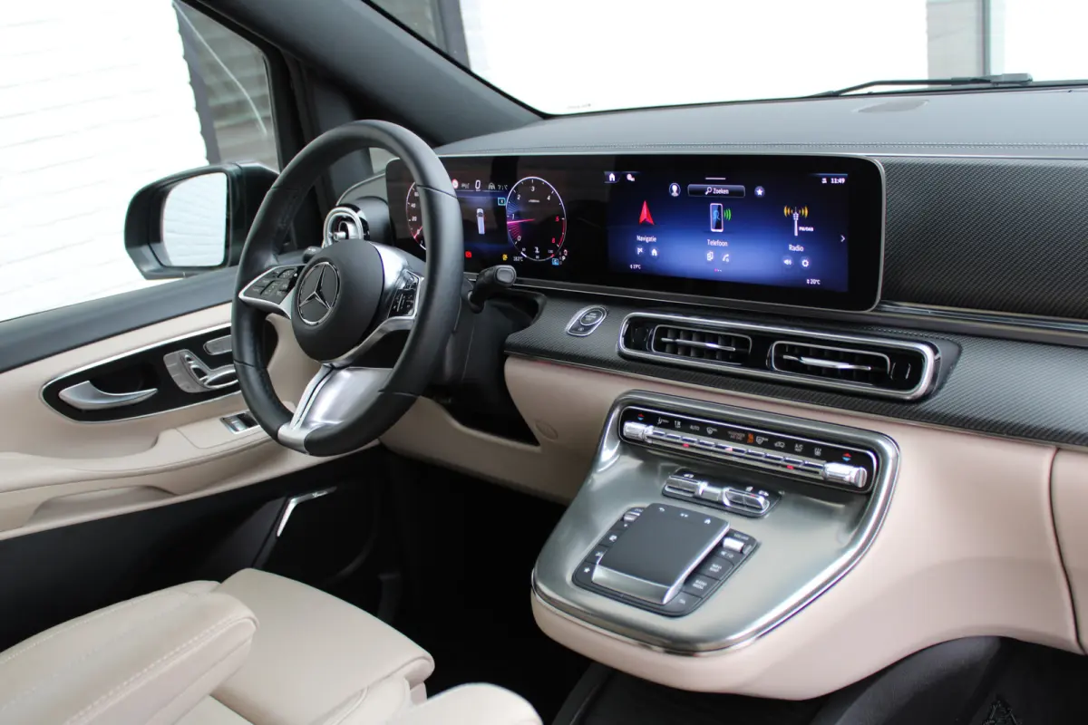 300d / AMG / DC / Exclusive / 4-Matic / Luchtv / Elec Stoel / Burmester / Vol Opties / NIEUWSTAAT