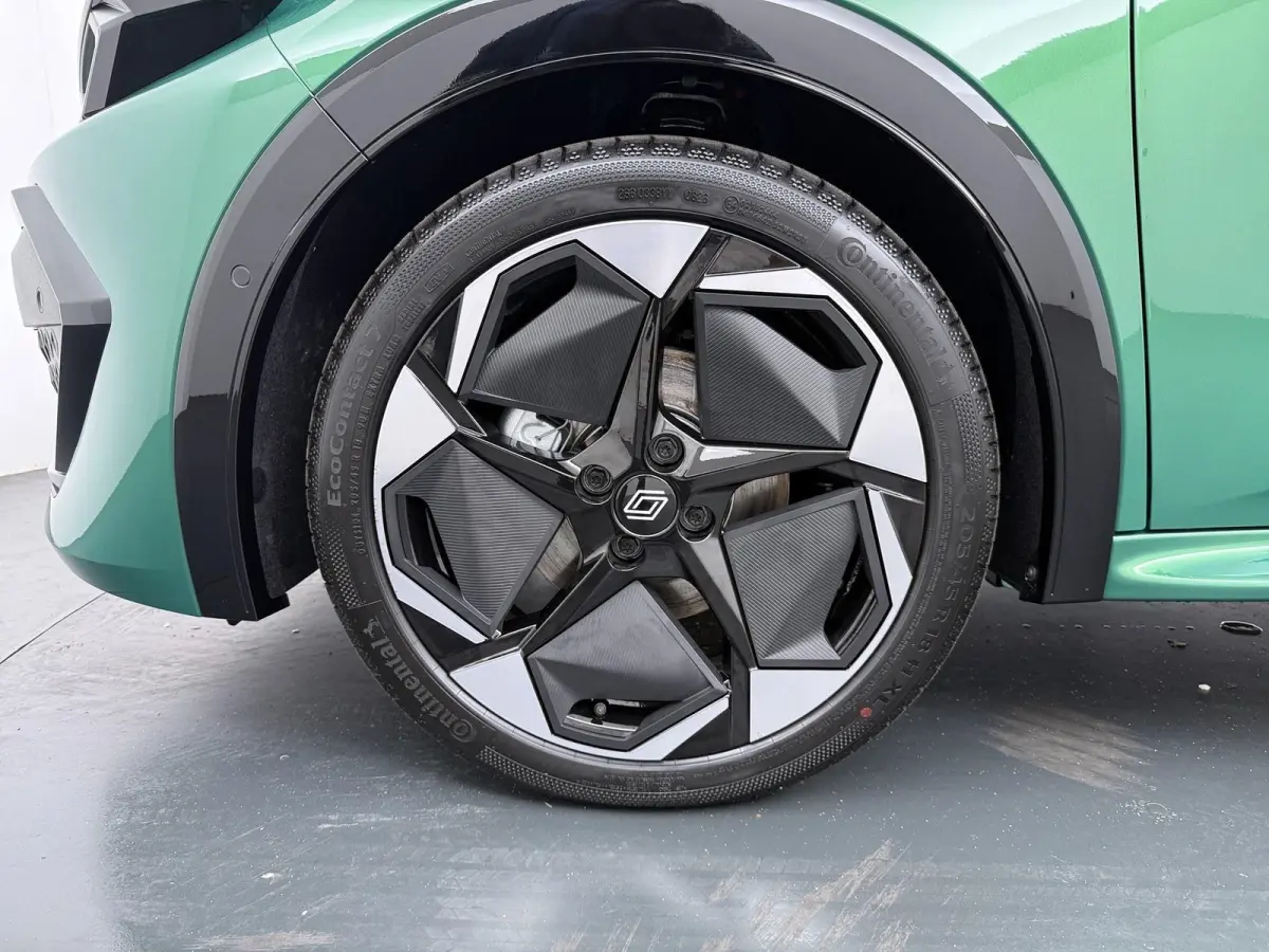 techno full hybrid E-Tech 160 pk | pack winter, safety & parking | lichtmetalen wielen 18""rythmic" | verlenging connected services openR link met vijf jaar |