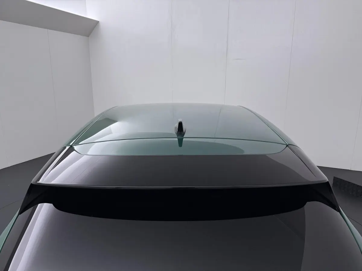 techno full hybrid E-Tech 160 pk | pack winter, safety & parking | lichtmetalen wielen 18""rythmic" | verlenging connected services openR link met vijf jaar |