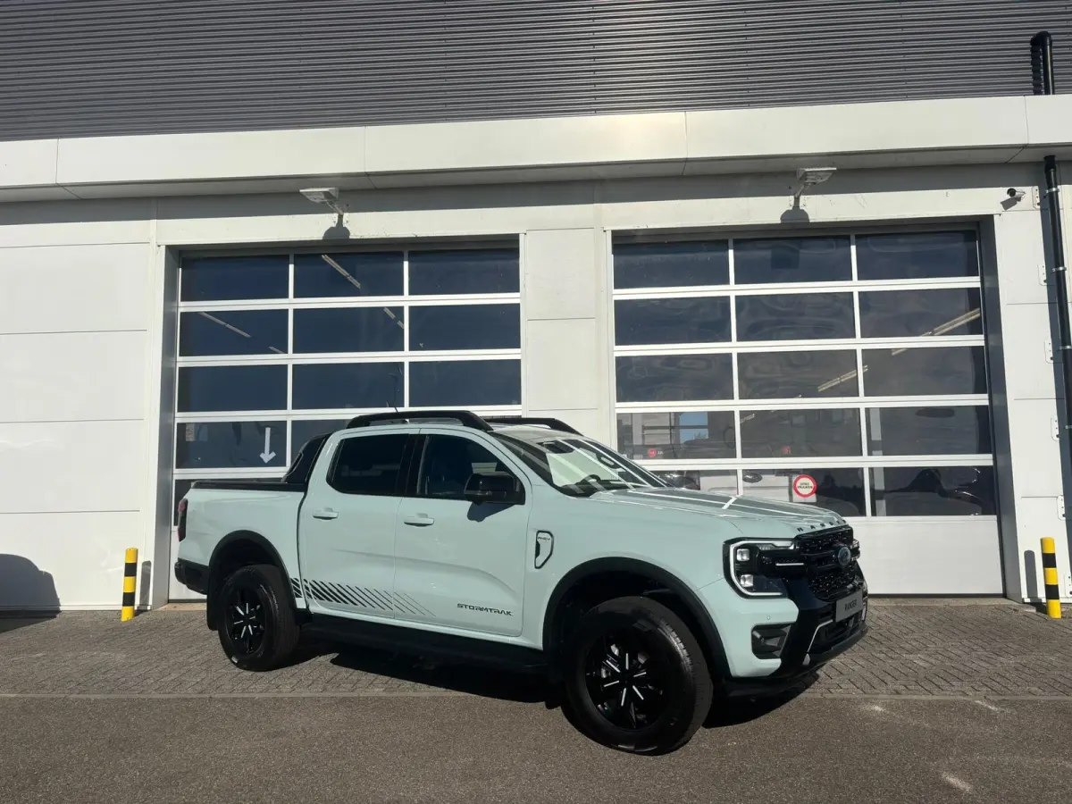 Stormtrak 2.3 PHEV | 278 PK! | 3500 KG Trekvermogen | Adaptief Cruisecontrol | Verwarmde Stuur/Stoelen | 4x4 Aangedreven