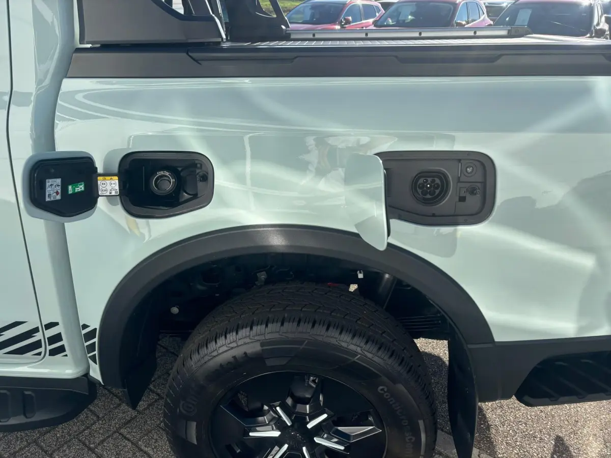 Stormtrak 2.3 PHEV | 278 PK! | 3500 KG Trekvermogen | Adaptief Cruisecontrol | Verwarmde Stuur/Stoelen | 4x4 Aangedreven