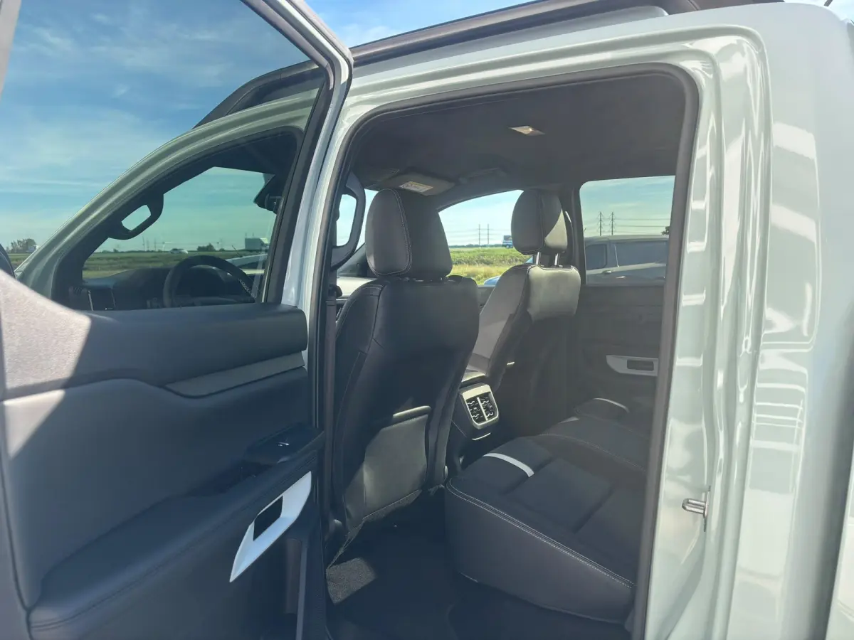 Stormtrak 2.3 PHEV | 278 PK! | 3500 KG Trekvermogen | Adaptief Cruisecontrol | Verwarmde Stuur/Stoelen | 4x4 Aangedreven