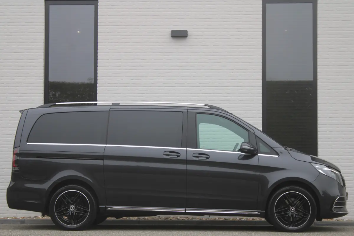 300d / AMG / DC / Exclusive / 4-Matic / Luchtv / Elec Stoel / Burmester / Vol Opties / NIEUWSTAAT