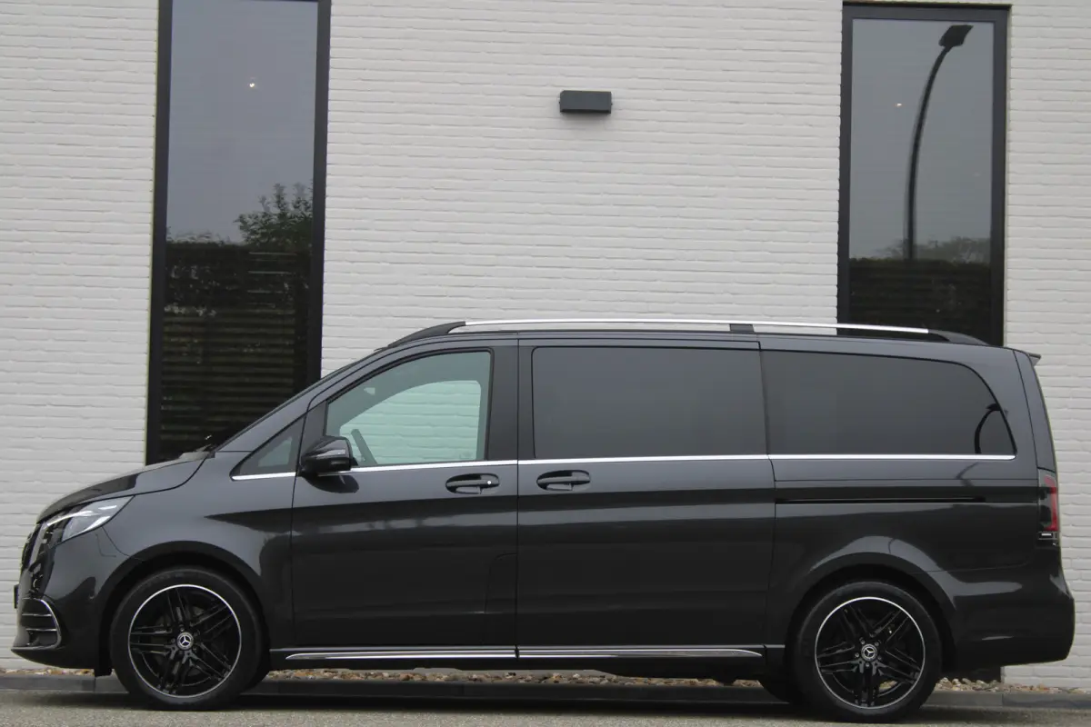 300d / AMG / DC / Exclusive / 4-Matic / Luchtv / Elec Stoel / Burmester / Vol Opties / NIEUWSTAAT