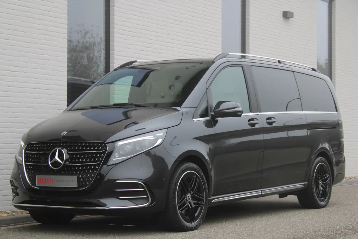 300d / AMG / DC / Exclusive / 4-Matic / Luchtv / Elec Stoel / Burmester / Vol Opties / NIEUWSTAAT