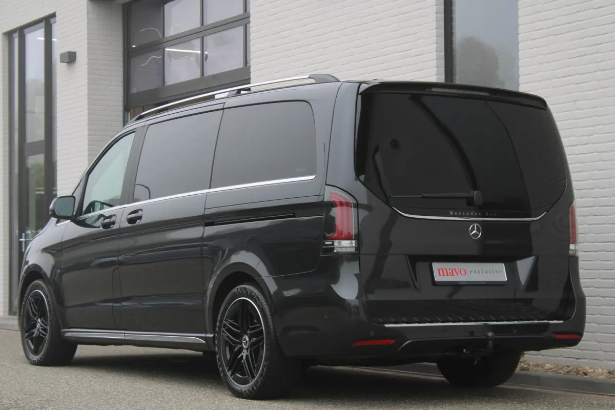 300d / AMG / DC / Exclusive / 4-Matic / Luchtv / Elec Stoel / Burmester / Vol Opties / NIEUWSTAAT