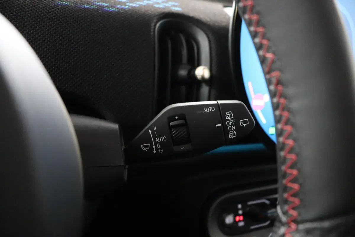 1.5 Cooper C John Cooper Works JCW Uitvoering | Pakket S | Stoel- en stuurverwarming | Panoramadak | Head-Up Display