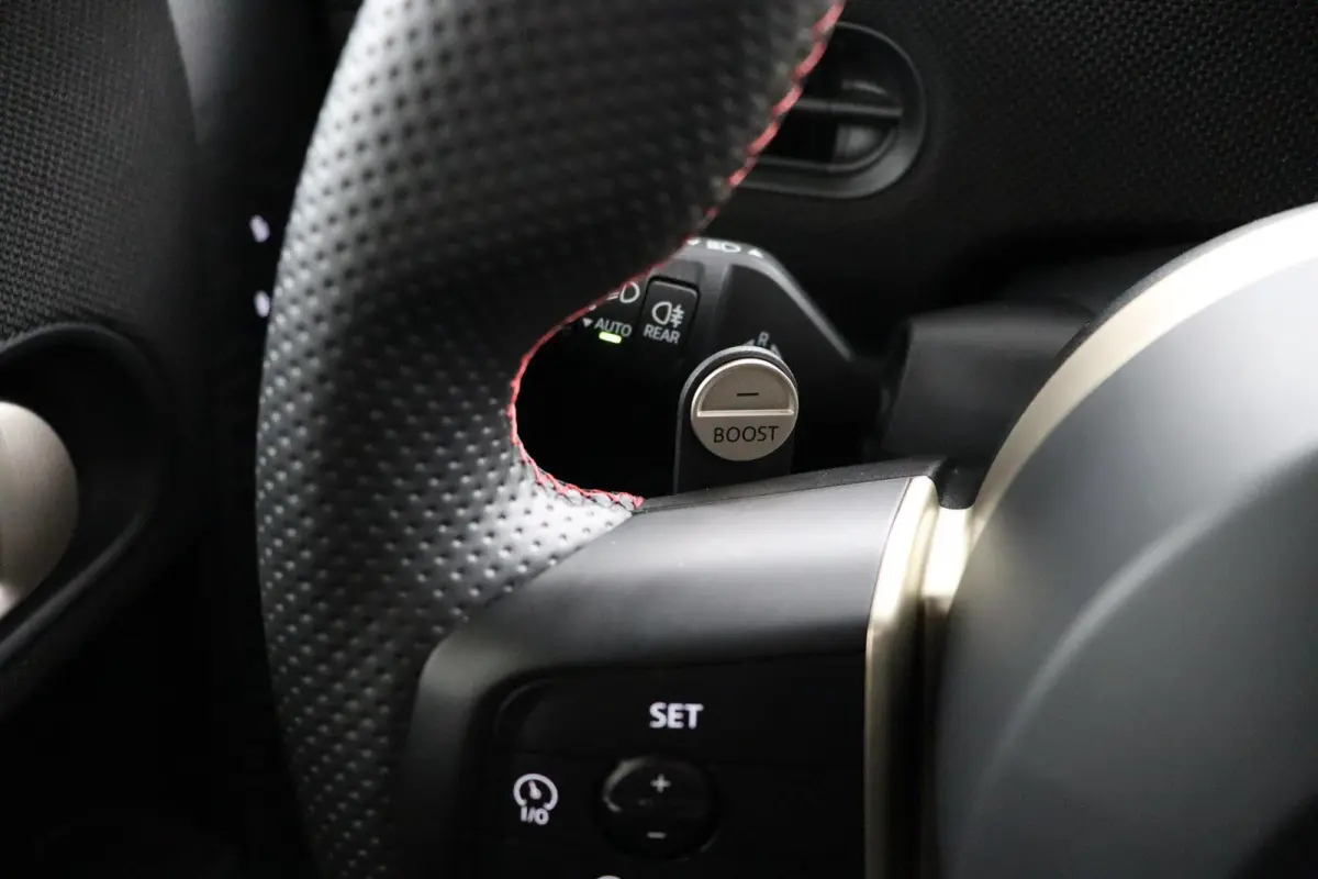 1.5 Cooper C John Cooper Works JCW Uitvoering | Pakket S | Stoel- en stuurverwarming | Panoramadak | Head-Up Display