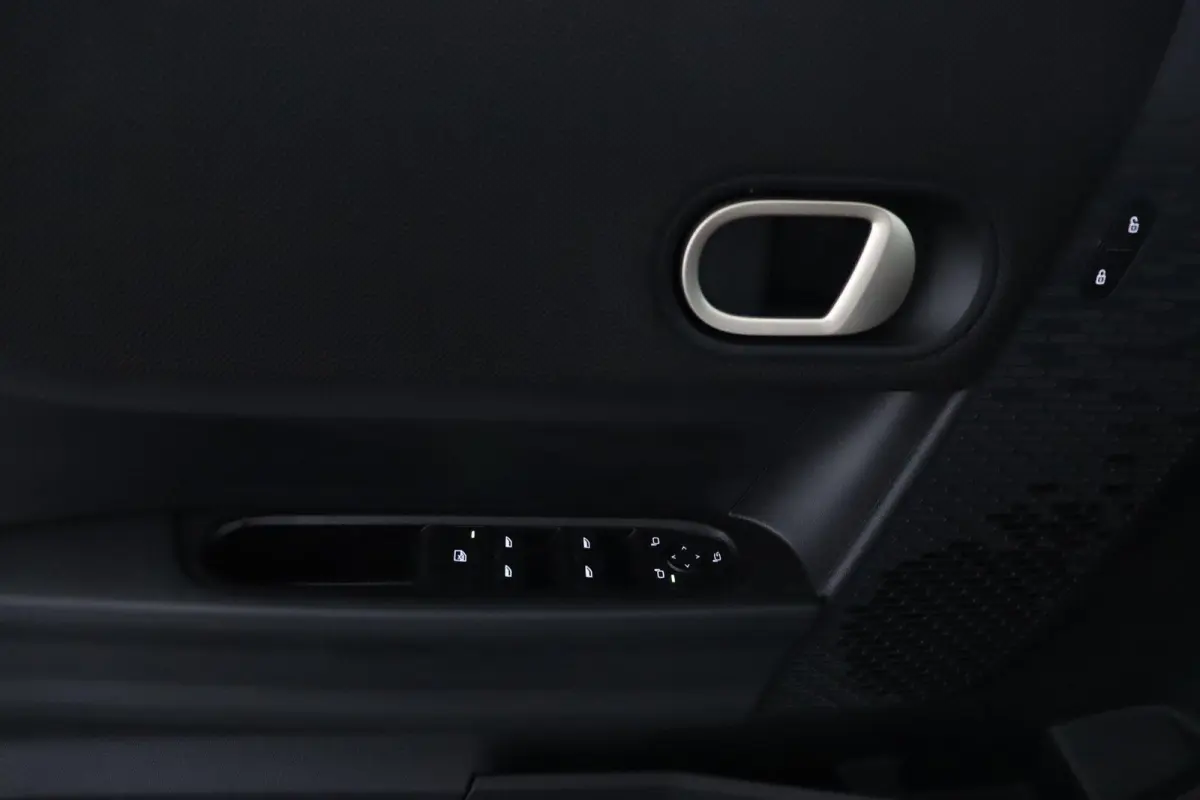 1.5 Cooper C John Cooper Works JCW Uitvoering | Pakket S | Stoel- en stuurverwarming | Panoramadak | Head-Up Display