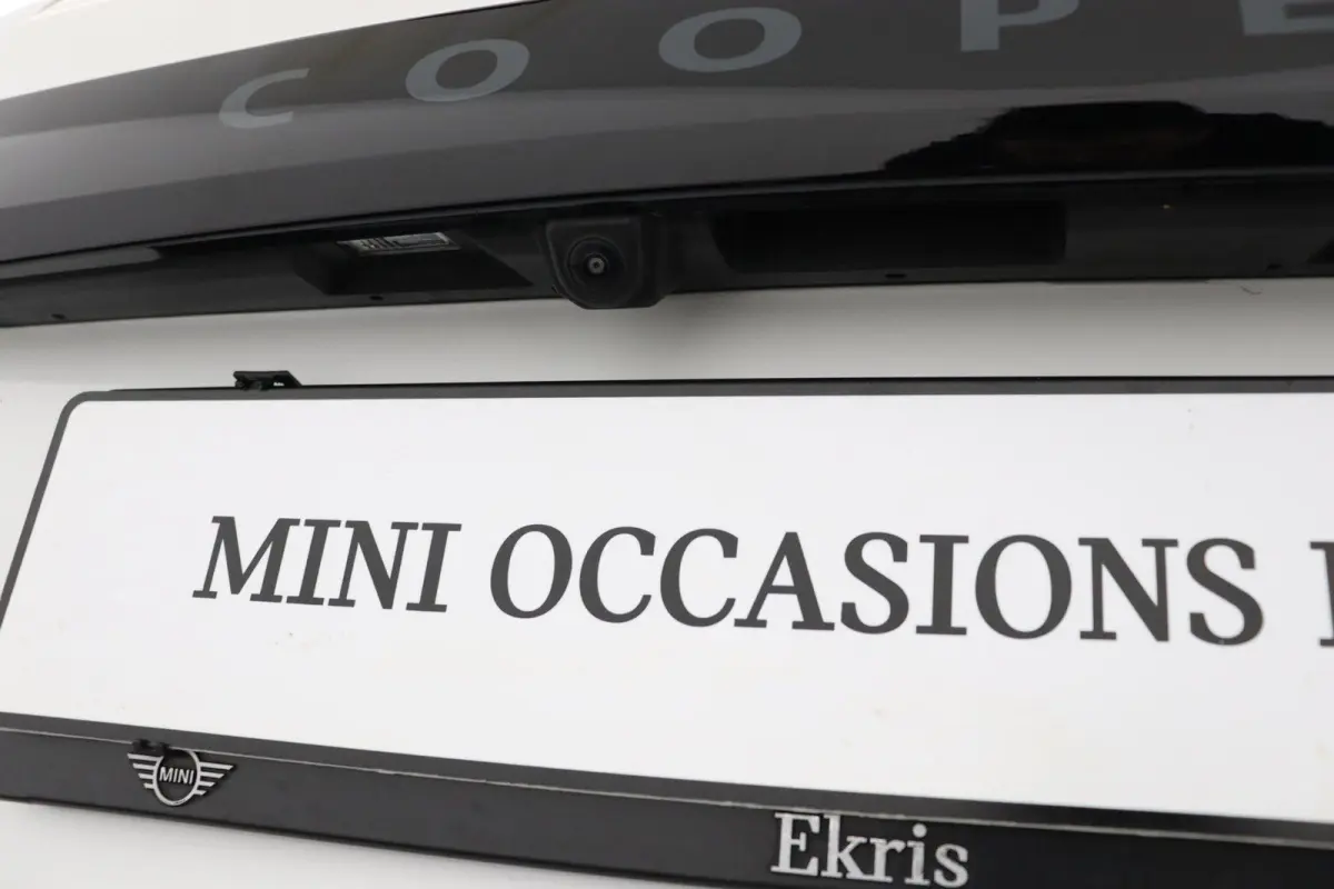 1.5 Cooper C John Cooper Works JCW Uitvoering | Pakket S | Stoel- en stuurverwarming | Panoramadak | Head-Up Display