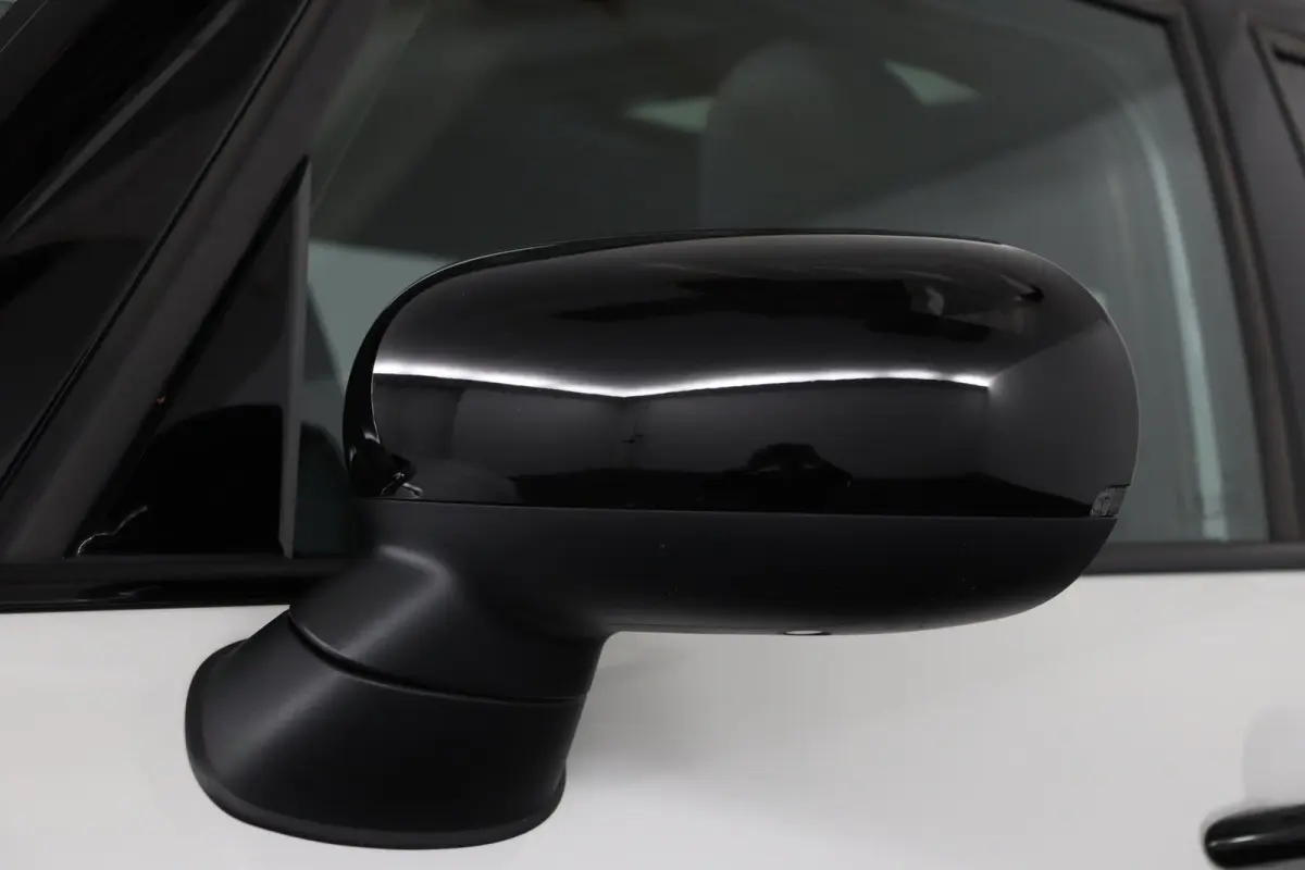 1.5 Cooper C John Cooper Works JCW Uitvoering | Pakket S | Stoel- en stuurverwarming | Panoramadak | Head-Up Display