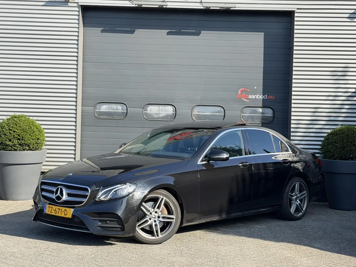 220 d AMG | Panoramadak | Camera | Sfeerverlichting | Navigatie | Stoelverwarming |