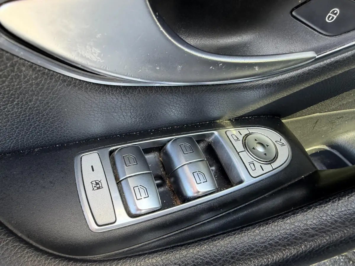 220 d AMG | Panoramadak | Camera | Sfeerverlichting | Navigatie | Stoelverwarming |