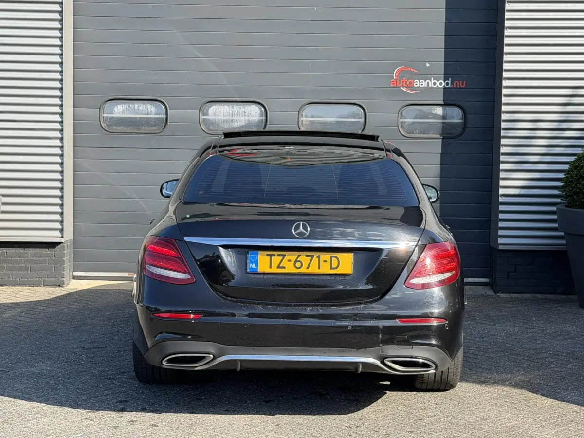 220 d AMG | Panoramadak | Camera | Sfeerverlichting | Navigatie | Stoelverwarming |