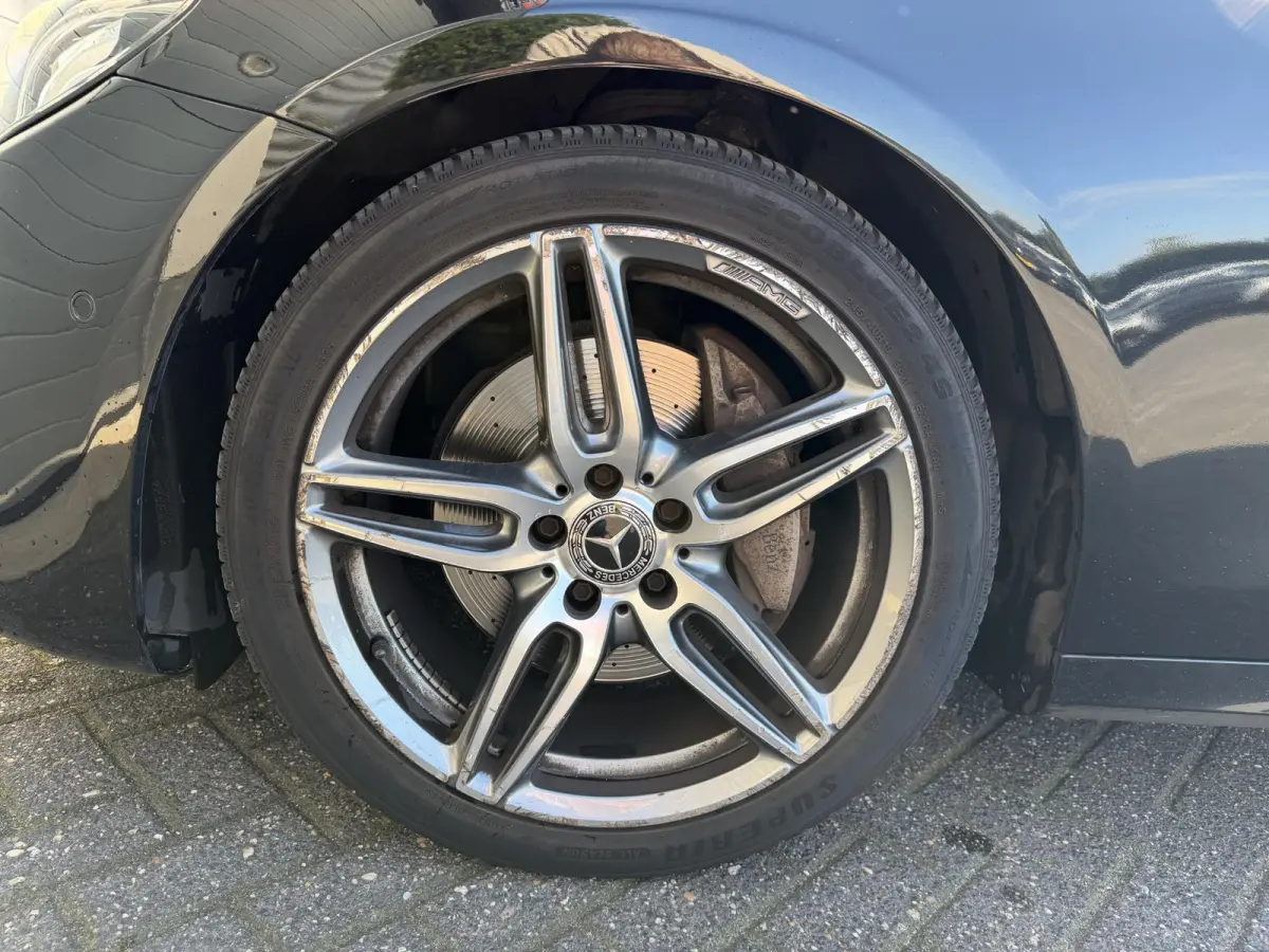220 d AMG | Panoramadak | Camera | Sfeerverlichting | Navigatie | Stoelverwarming |