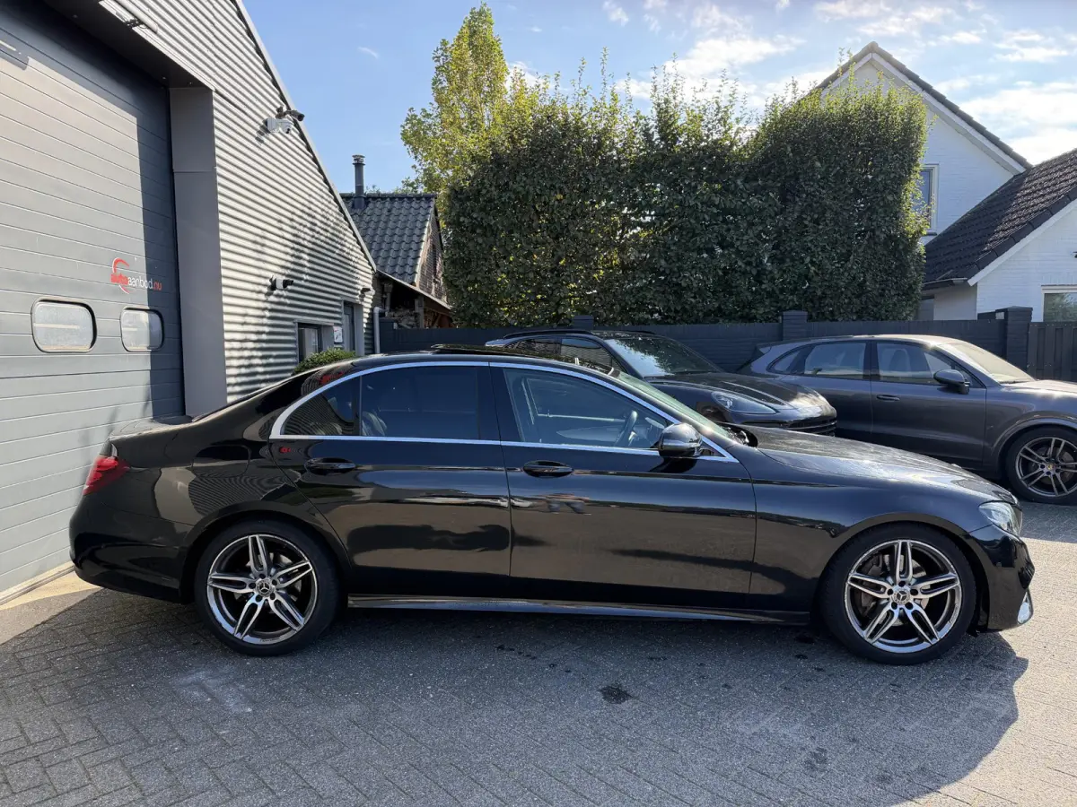 220 d AMG | Panoramadak | Camera | Sfeerverlichting | Navigatie | Stoelverwarming |