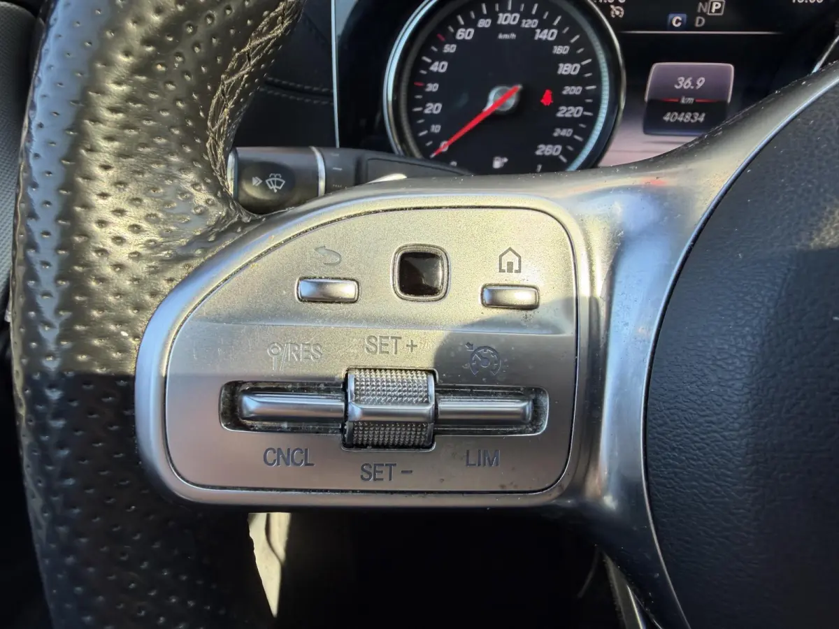 220 d AMG | Panoramadak | Camera | Sfeerverlichting | Navigatie | Stoelverwarming |