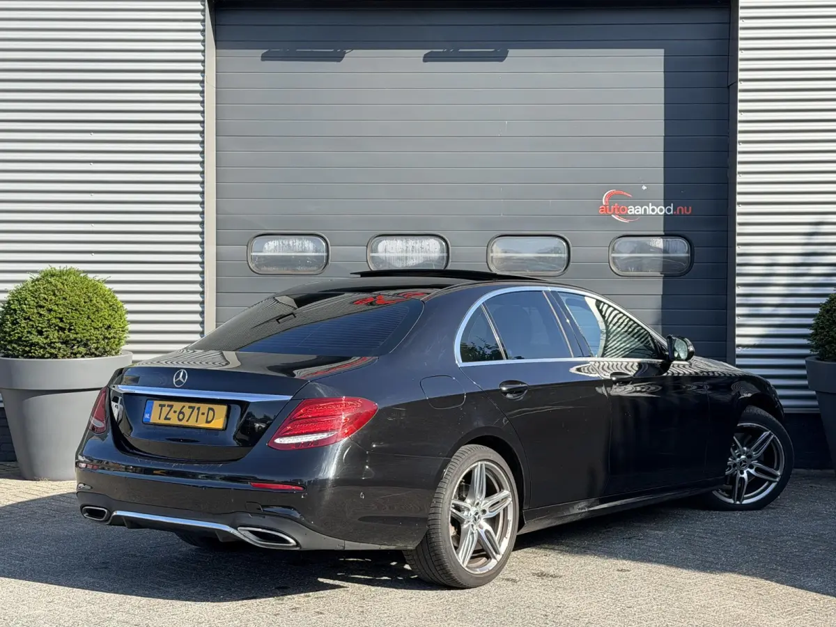 220 d AMG | Panoramadak | Camera | Sfeerverlichting | Navigatie | Stoelverwarming |