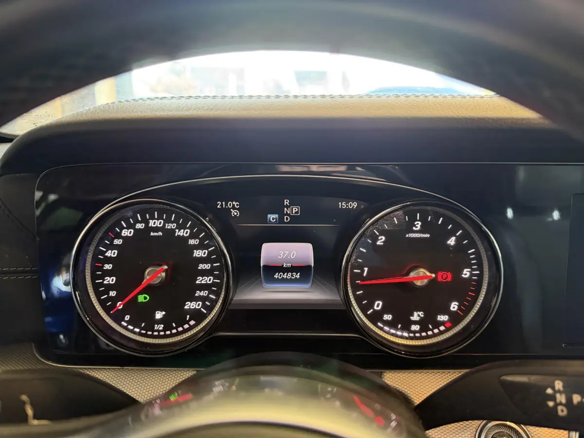 220 d AMG | Panoramadak | Camera | Sfeerverlichting | Navigatie | Stoelverwarming |