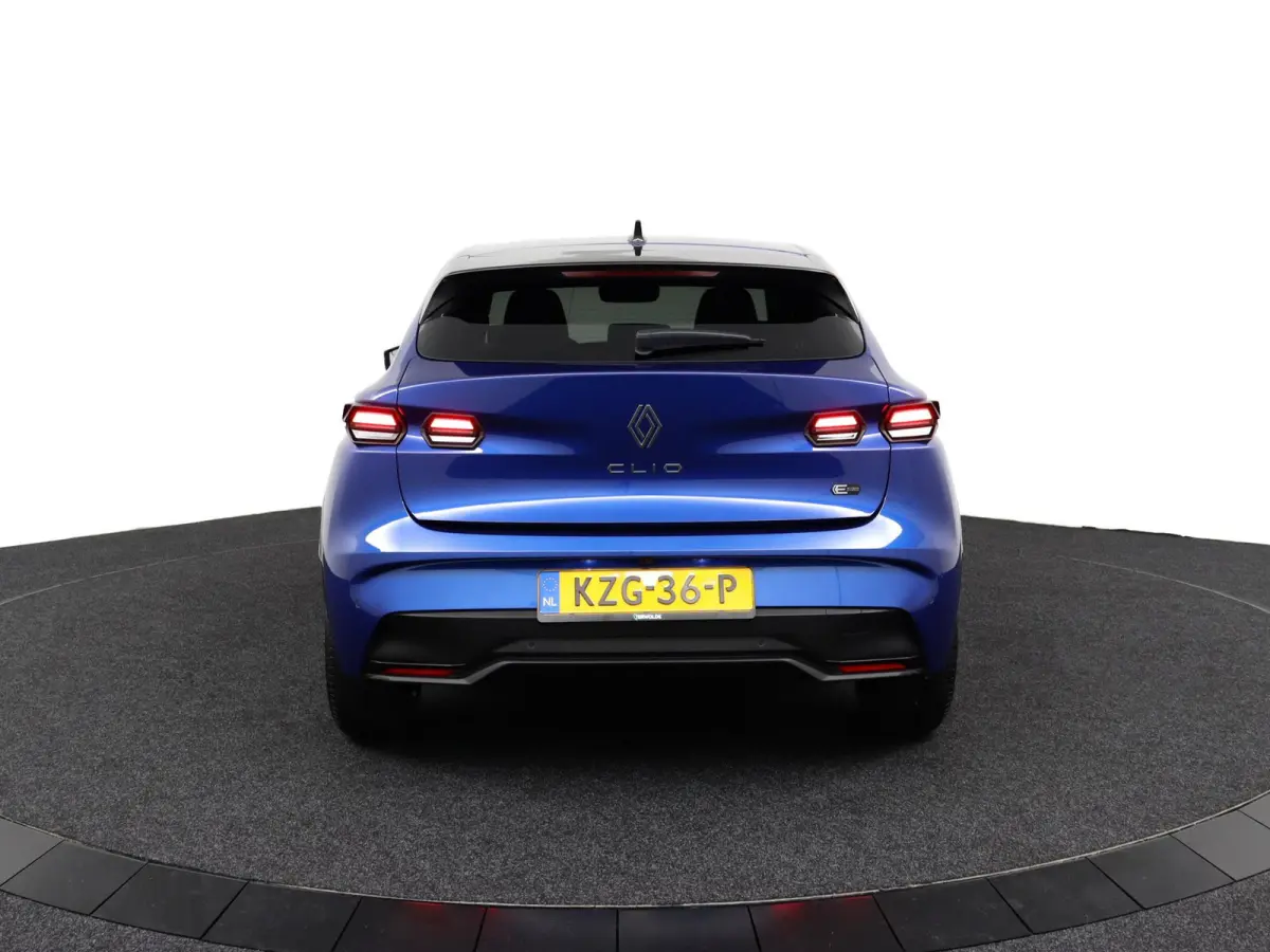 techno full hybrid E-Tech 160 pk | pack winter, safety & parking | all-season banden | verlenging connected services openR link met twee jaar |