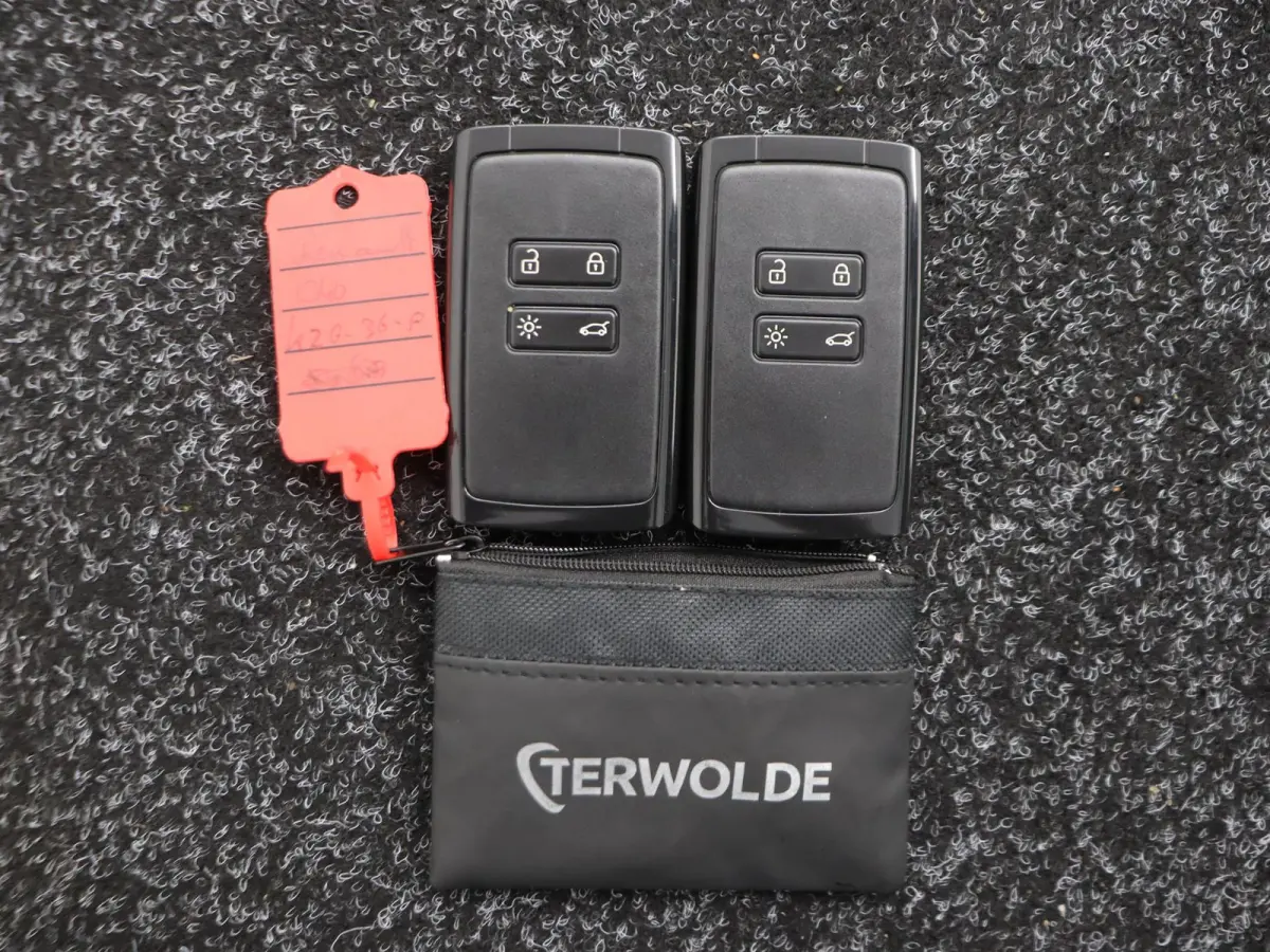 techno full hybrid E-Tech 160 pk | pack winter, safety & parking | all-season banden | verlenging connected services openR link met twee jaar |