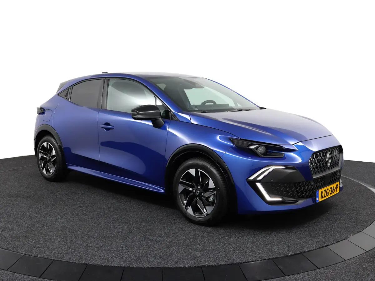 techno full hybrid E-Tech 160 pk | pack winter, safety & parking | all-season banden | verlenging connected services openR link met twee jaar |