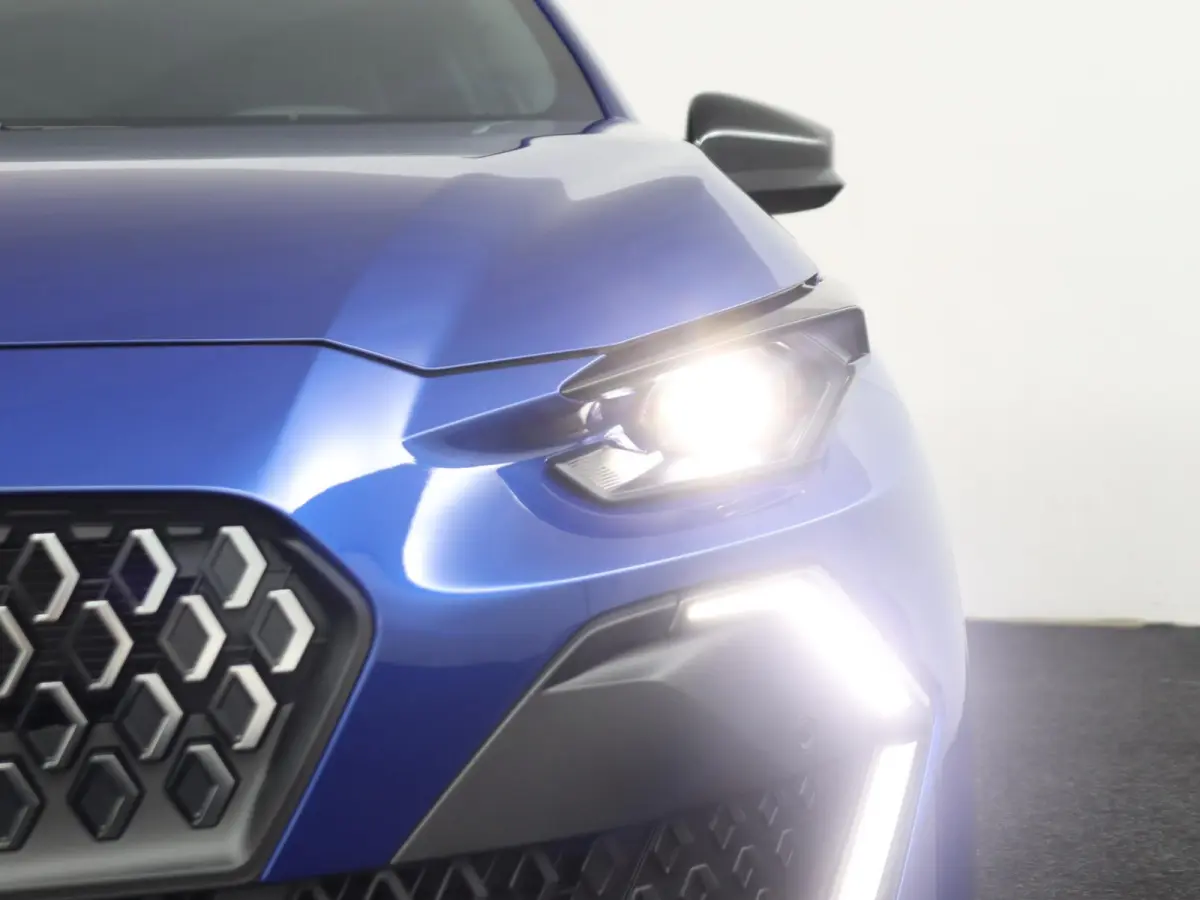 techno full hybrid E-Tech 160 pk | pack winter, safety & parking | all-season banden | verlenging connected services openR link met twee jaar |