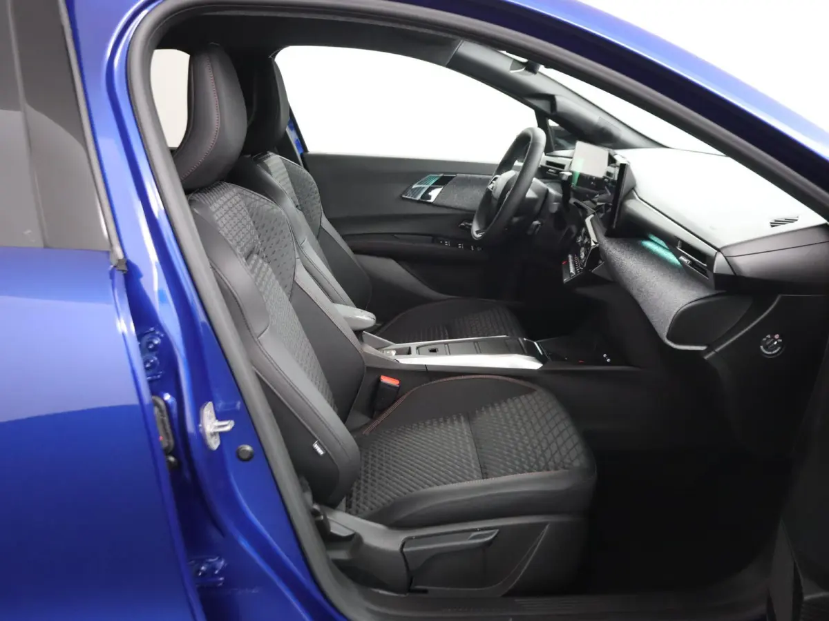 techno full hybrid E-Tech 160 pk | pack winter, safety & parking | all-season banden | verlenging connected services openR link met twee jaar |